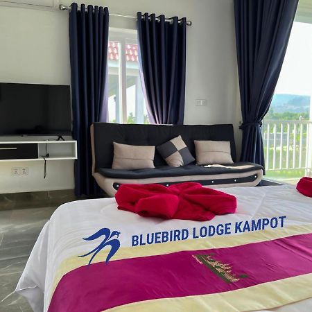 Bluebird Lodge カンポット エクステリア 写真
