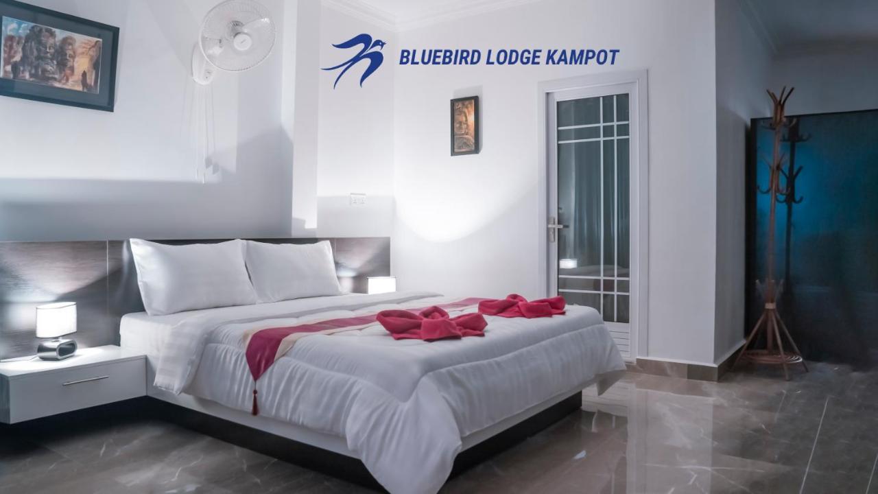 Bluebird Lodge カンポット エクステリア 写真