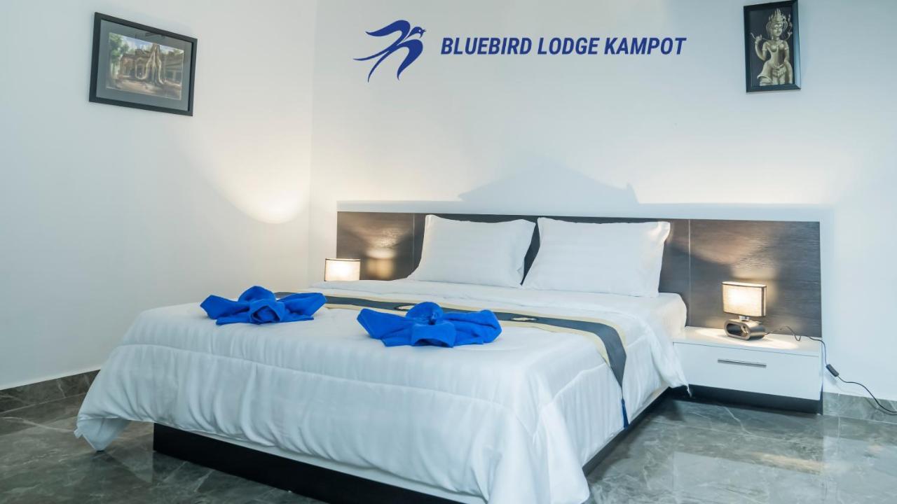 Bluebird Lodge カンポット エクステリア 写真
